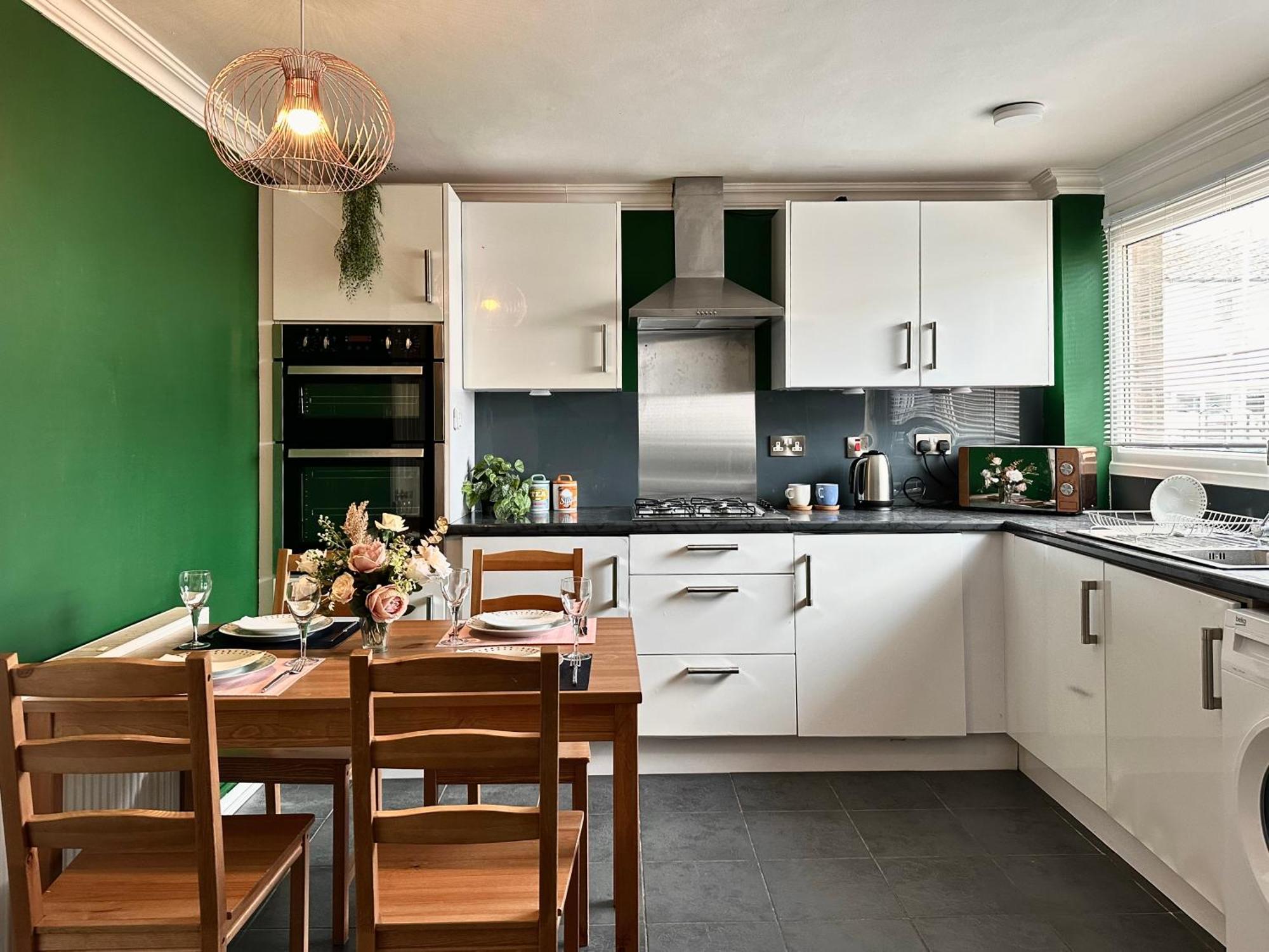 6 Guests House Old Trafford,Media City,City Centre, Free Parking マンチェスター エクステリア 写真