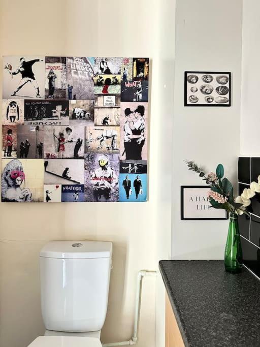 6 Guests House Old Trafford,Media City,City Centre, Free Parking マンチェスター エクステリア 写真