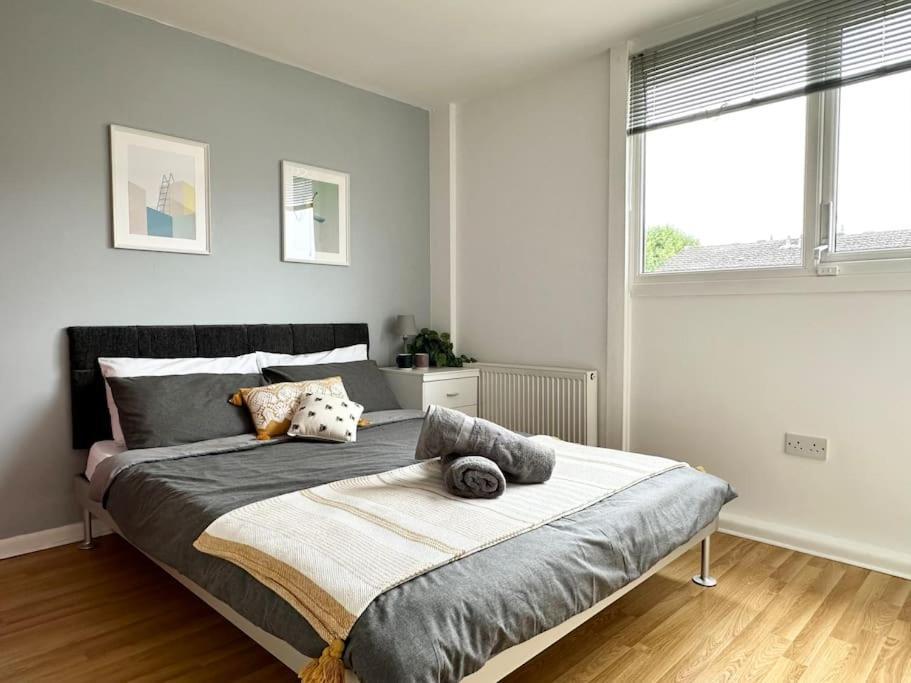 6 Guests House Old Trafford,Media City,City Centre, Free Parking マンチェスター エクステリア 写真