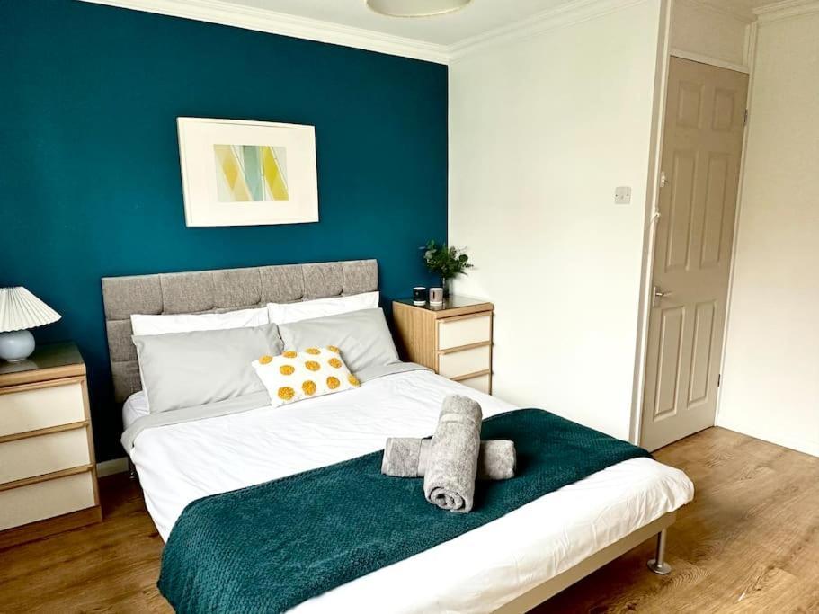 6 Guests House Old Trafford,Media City,City Centre, Free Parking マンチェスター エクステリア 写真